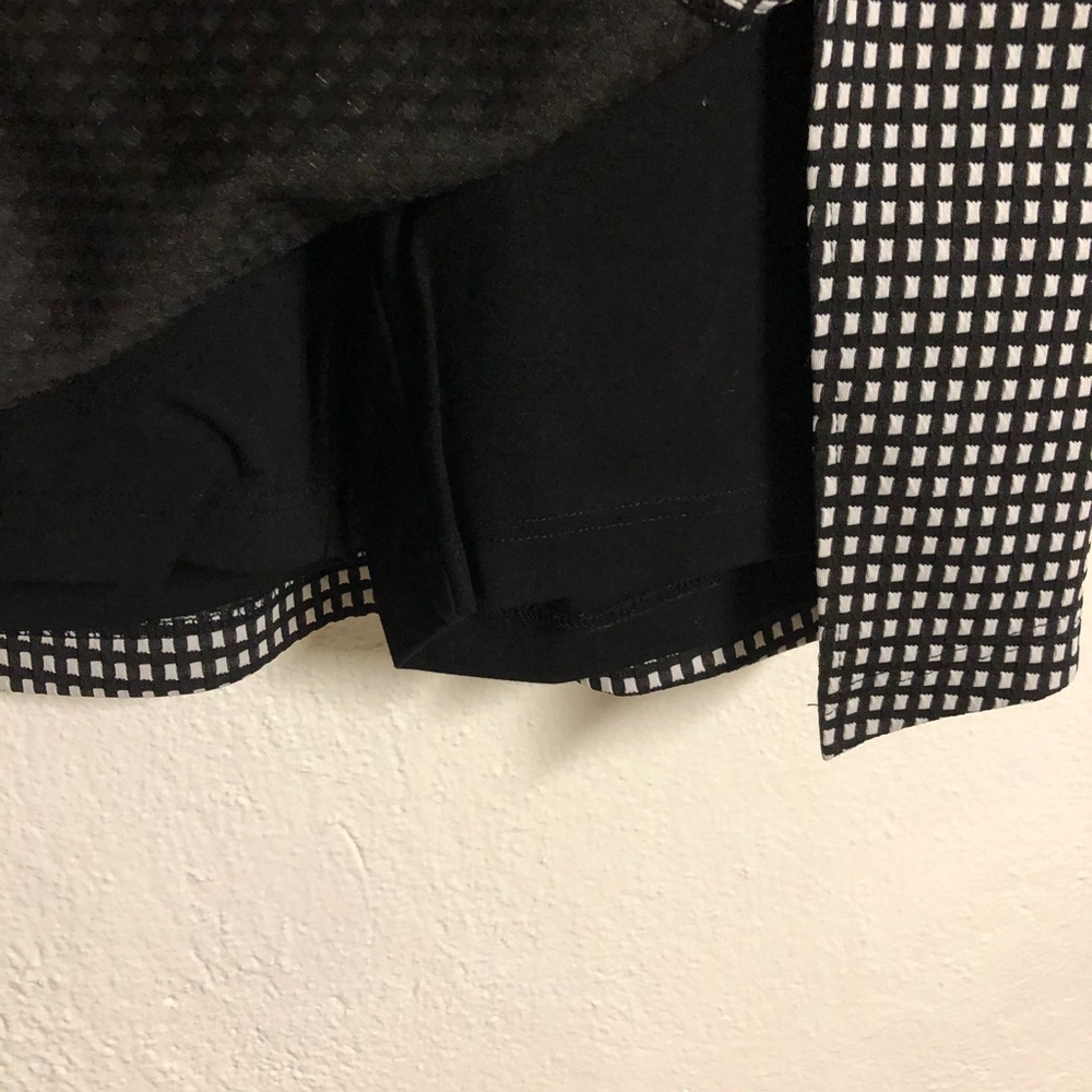Skirts - Picture 3 of 4